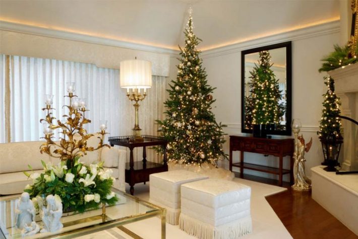 Christmas-living-room-decorating-ideas-12