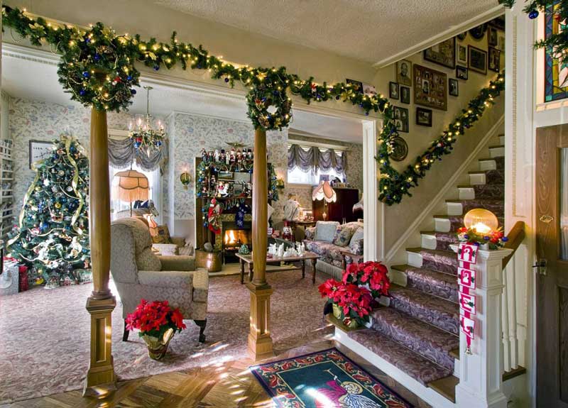Christmas-living-room-decorating-ideas-2