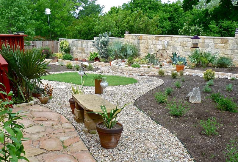 Garden Walkways Tips and Ideas