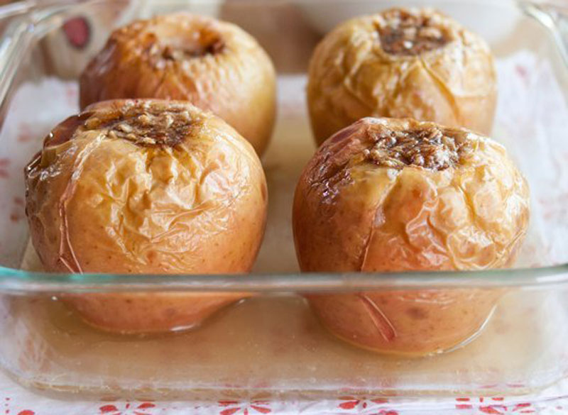 Oatmeal-Brown Sugar Baked Apples