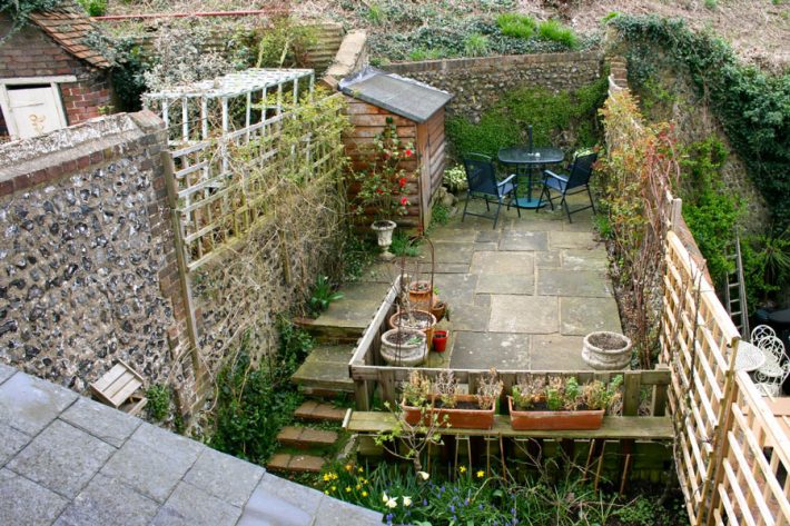 Small-Space-Garden-Ideas-1