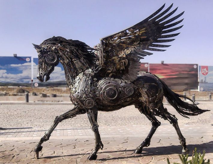 Steampunk-Animal-Sculptures-Made-Of-Scrap-Metal-By-Hasan-Novrozi--1