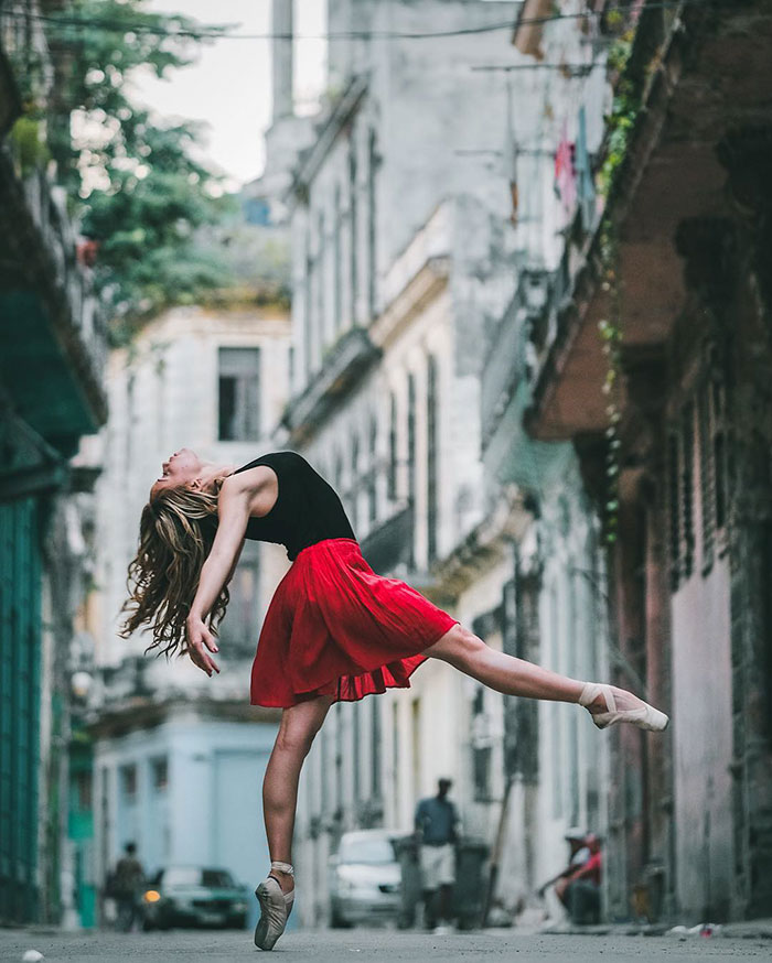 Ballet Dancers On The Streets Of Cuba