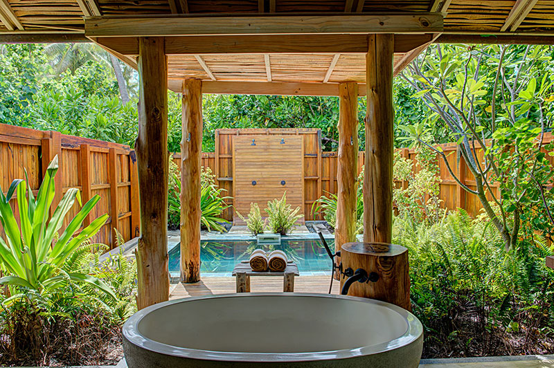  Beautiful Outdoor Bathroom Designs