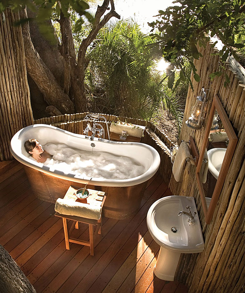  Beautiful Outdoor Bathroom Designs