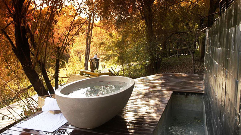  Beautiful Outdoor Bathroom Designs