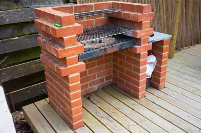 DIY Backyard Brick Barbecue