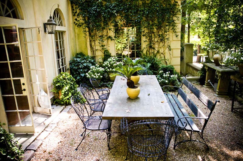 Designing an Outdoor Dining Area
