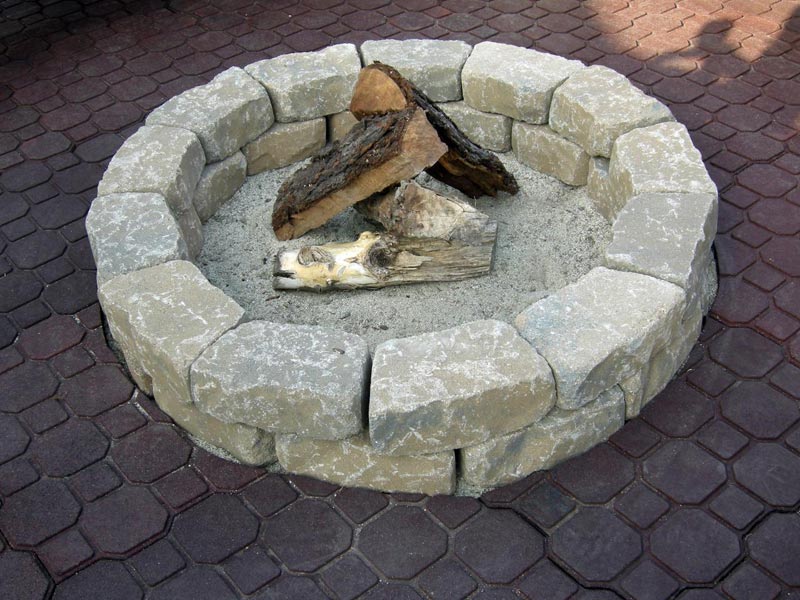 How to Make a Backyard Fire Pit (3)