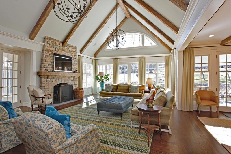 Living Room Designs With Exposed Beams (3)