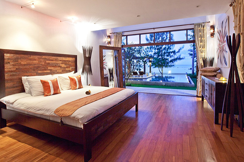 Master Bedrooms with Amazing View (2)