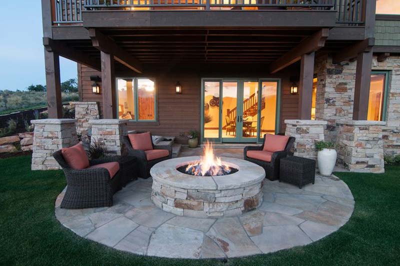 Outdoor Fire Pit Seating Ideas (10)