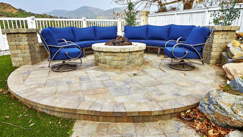 Outdoor Fire Pit Seating Ideas (3)