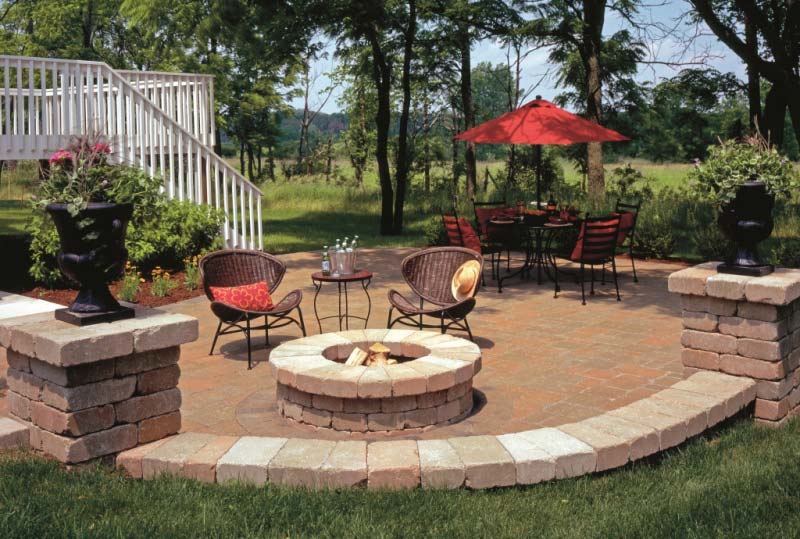 Outdoor Fire Pit Seating Ideas - Quiet Corner