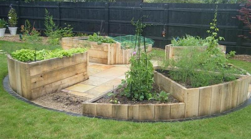 How to Build A U-Shaped Raised Garden Bed h (2)
