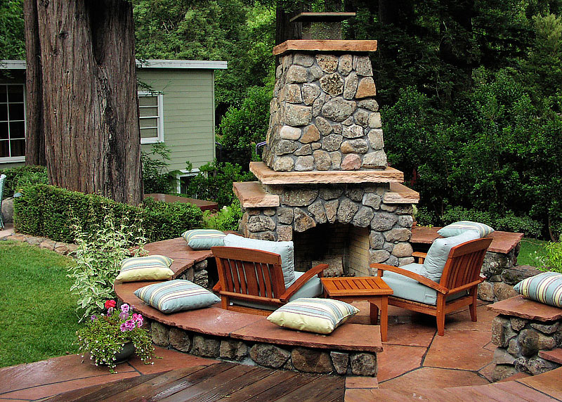 Inspiring Outdoor Fireplace Ideas