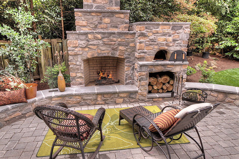 Inspiring Outdoor Fireplace Ideas