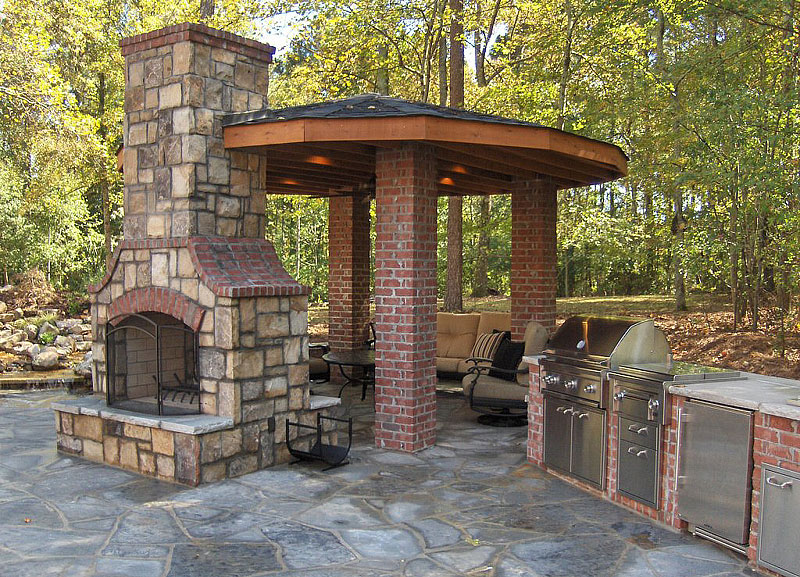 Inspiring Outdoor Fireplace Ideas