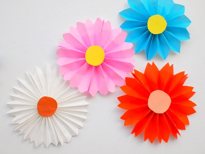 Easy DIY for Your Kids - Accordion Paper Flowers