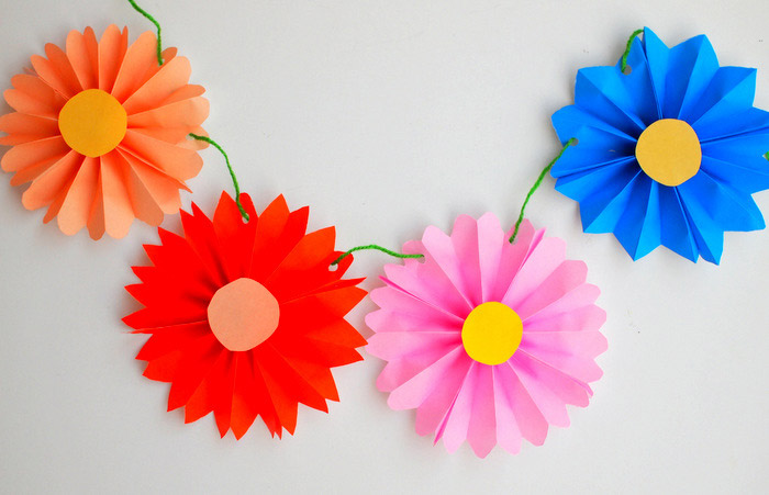 Easy DIY for Your Kids - Accordion Paper Flowers