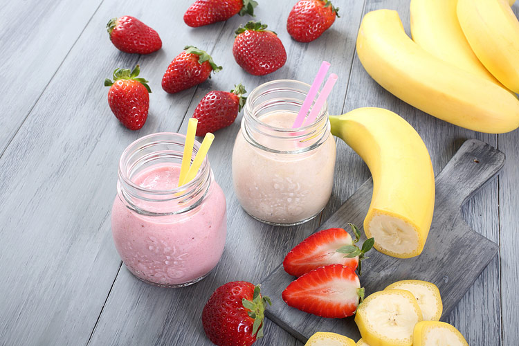 Make Strawberry Banana Smoothie: 5 Different Ways