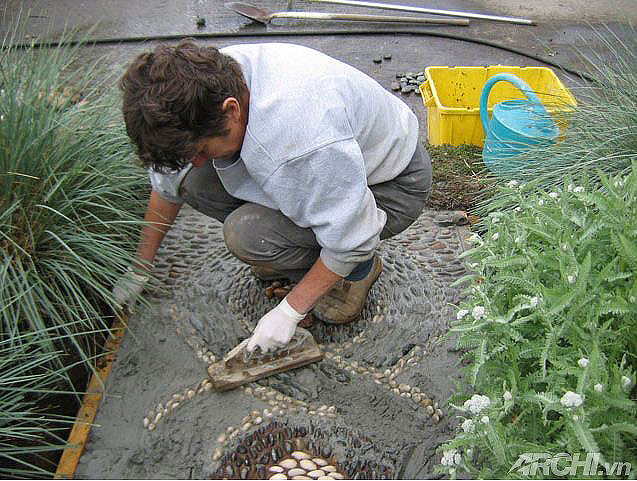 DIY – How to Make a Pebble Mosaic Pathway