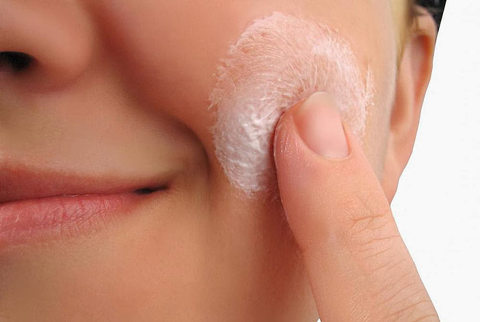 How to Flawlessly Cover Up Skin Imperfections