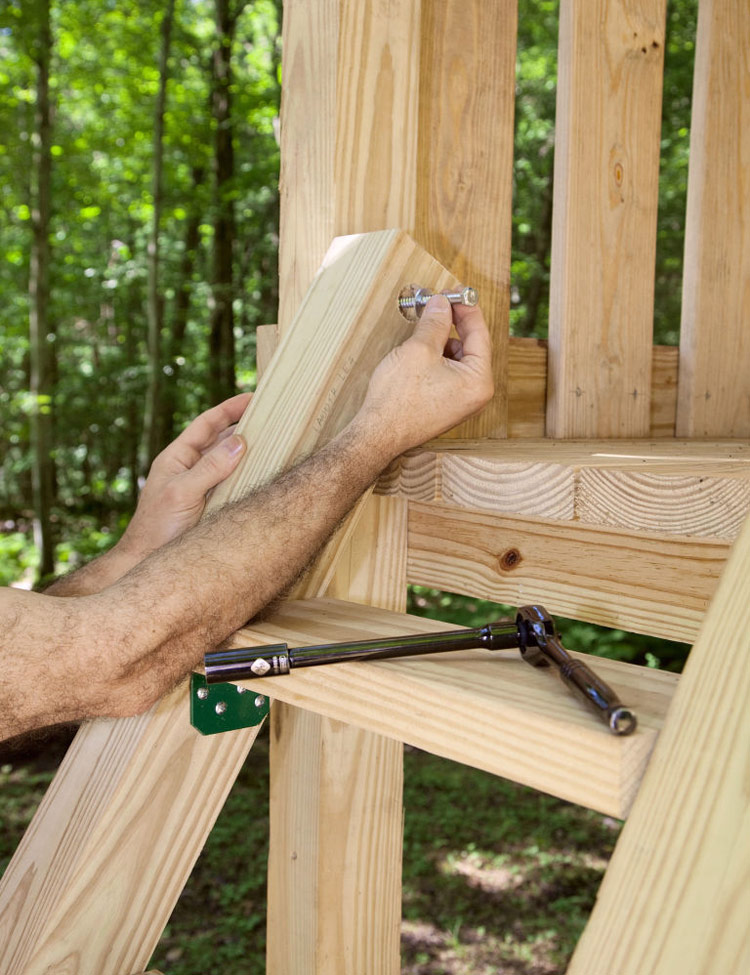 DIY - Backyard Wooden Swing Set