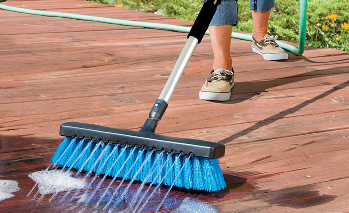 Deck Cleaning Tips and Tricks 