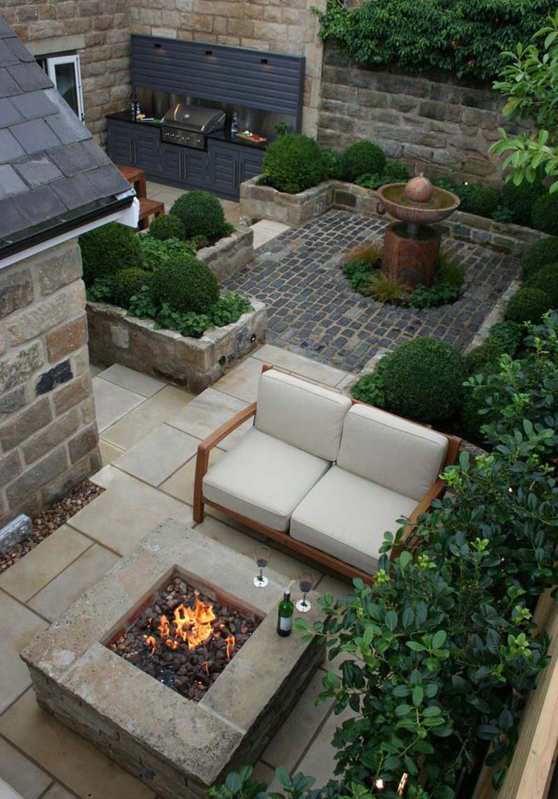 Small Backyard Relaxing Design