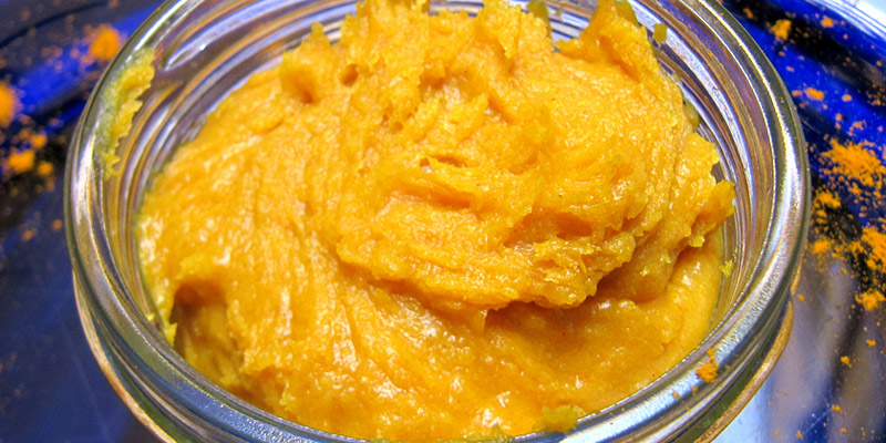 DIY - Homemade Turmeric Teeth Whitening Paste 