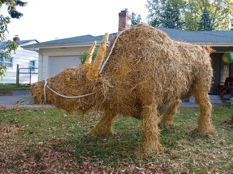 Leftover Straw Makes For Awesome Art