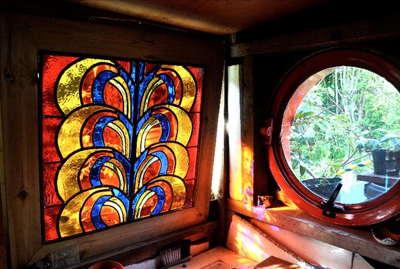 Louise Durham - Turning wood and glass into a piece of art