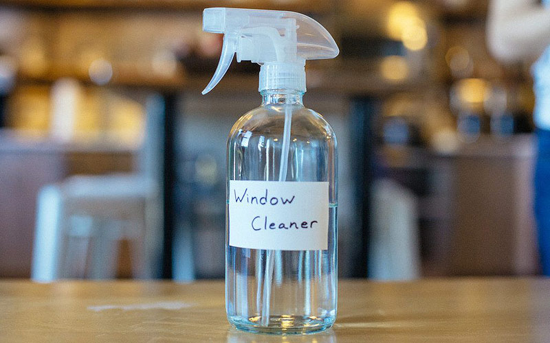 Eco-Friendly Essential Oils Cleaning Solutions