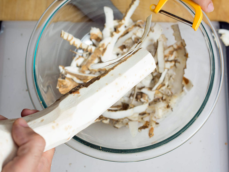 How To Grow and Prepare Horseradish