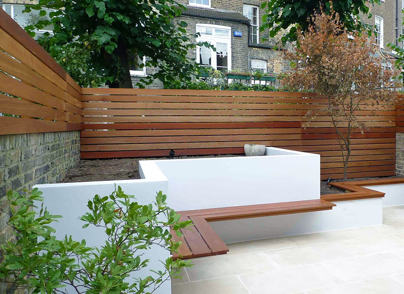 Horizontal Fence Panels: Modern Garden Design Ideas