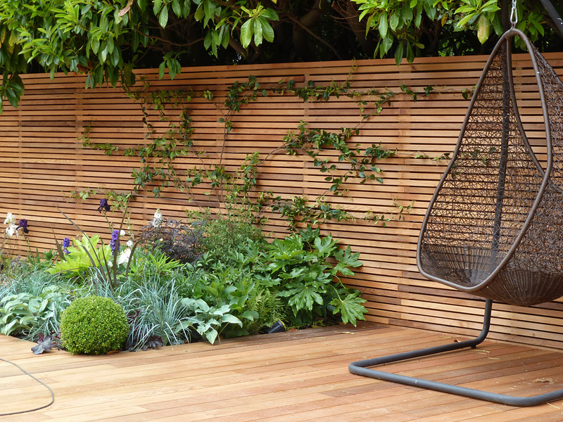 Horizontal Fence Panels: Modern Garden Design Ideas