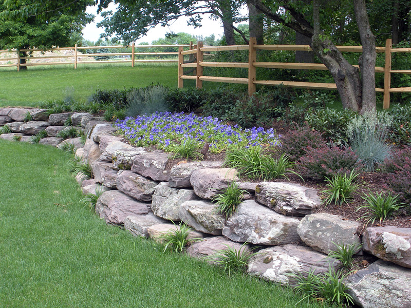 What You Need to Know About Retaining Wall Material