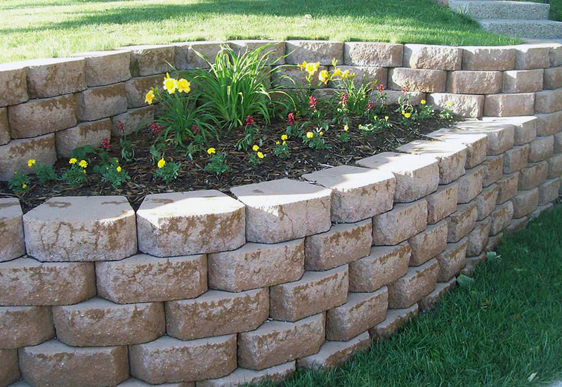 What You Need to Know About Retaining Wall Material ...