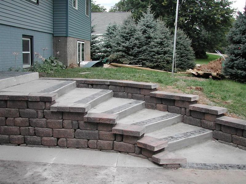 Retaining Wall Design Ideas - Quiet Corner