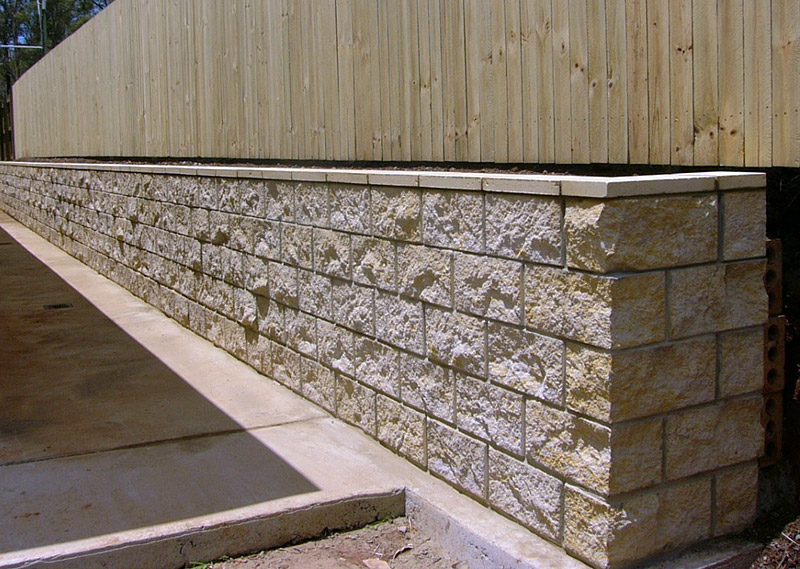 What You Need to Know About Retaining Wall Material