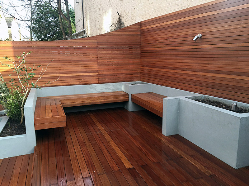 Horizontal Fence Panels: Modern Garden Design Ideas