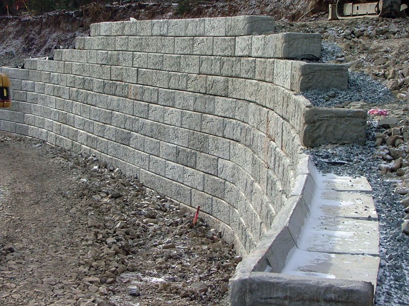 What You Need to Know About Retaining Wall Material