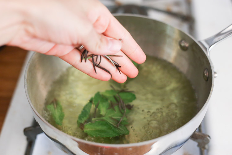 Homemade Natural Coat Freshener for Dogs