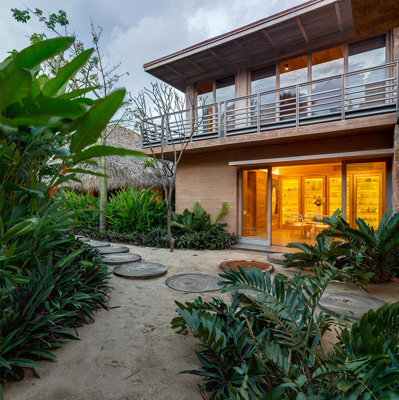 House on the Pacific Coast: Mexican Micro Village