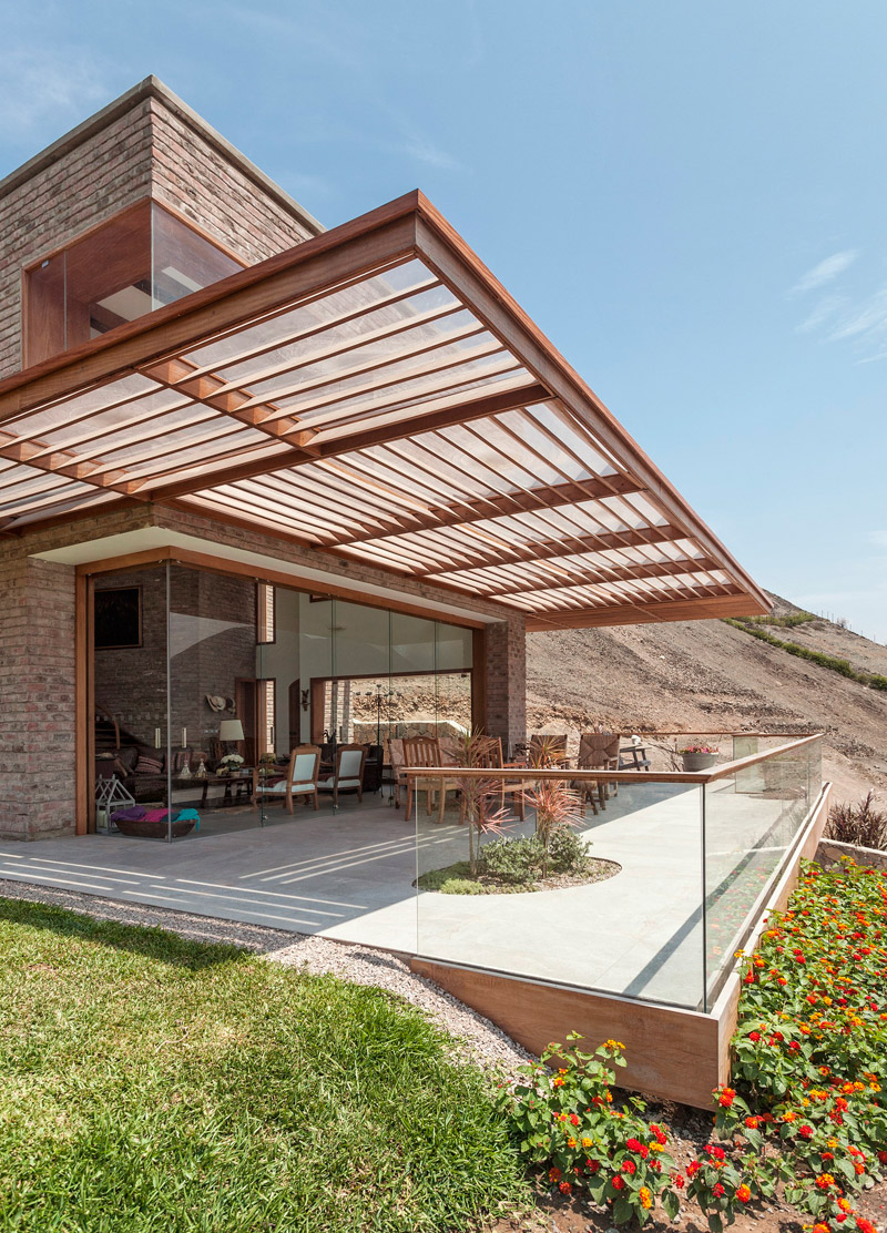 A Stunning Casa Azpitia by Estudio Rafael Freyre