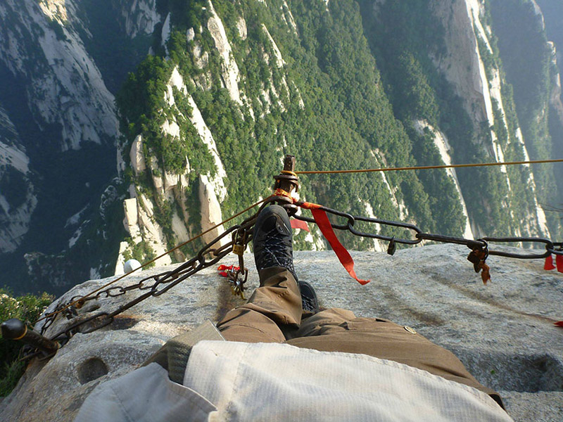 The World's Deadliest Hike - Mountain Huashan 