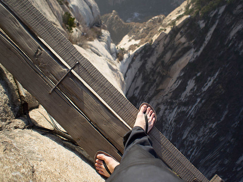 The World's Deadliest Hike - Mountain Huashan 