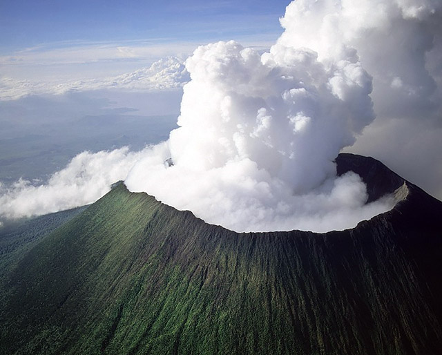 Top 10 World’s Most Dangerous Volcanoes