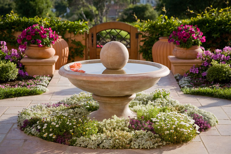 Front Yard Landscaping Ideas and Tips. A pleasant view from the street gives a sense of individual pride and accomplishment. And it adds greatly to your property's value by setting the yard apart and making it beautiful... #FrontYard #Landscaping